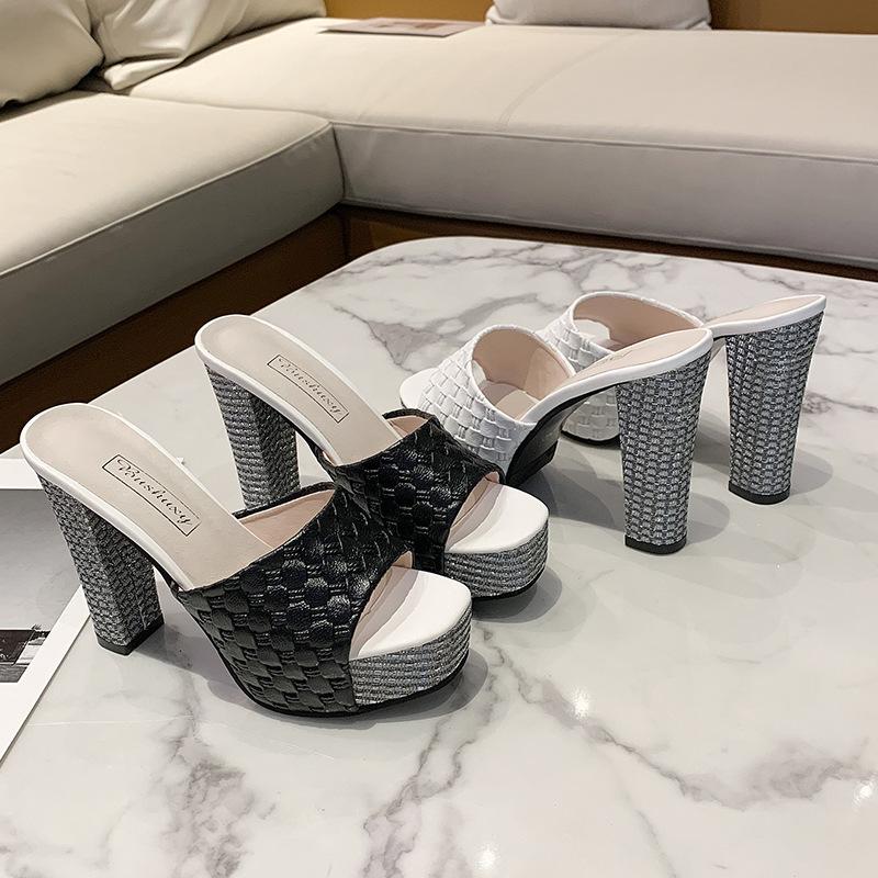 Модные туфли на высоком каблуке, популярные у женщин, новые летние модные босоножки, толстые каблуки, корейская версия женской повседневной обуви с открытым носком