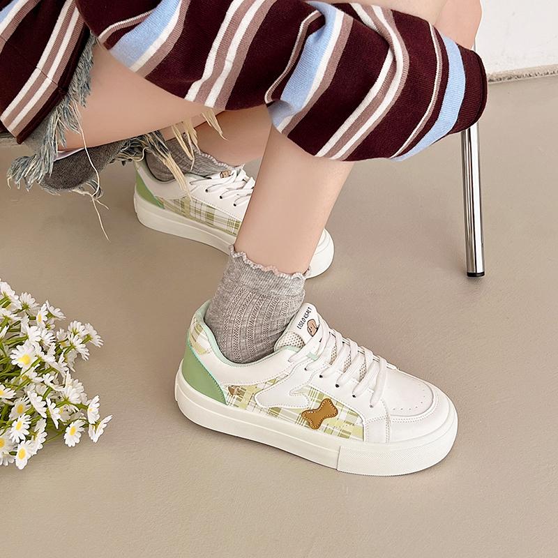 Spring and Autumn New Women's Casual Shoes Thick soled Low cut Simple Comfortable Durable and Fashionable Board Shoes