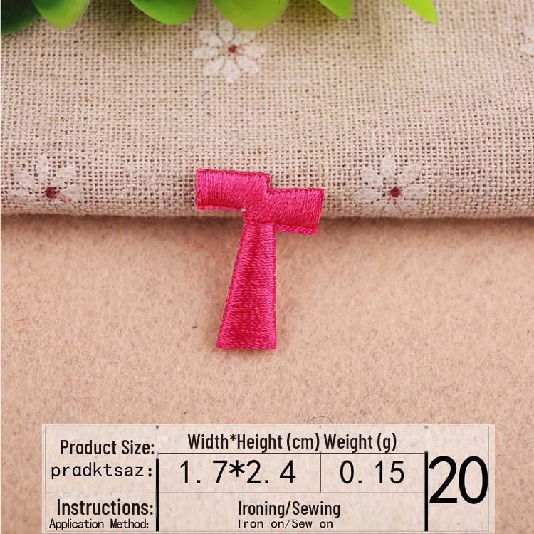 Розовая вышитая нашивка с буквами алфавита для украшения одежды