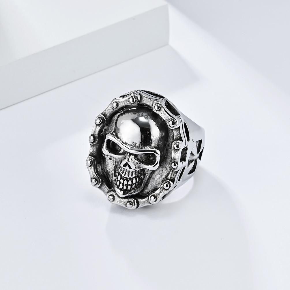 Retro Domineering Hiphop Biker Chain Skull Ring for Men Personalised Birthday Finger Ring Black Punk Street Wear Jewellery Accessories