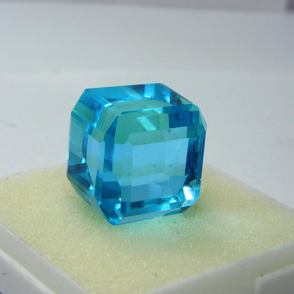 Lab-Created Blue Sapphire Loose Gemstone 52.40 ct Cube Cut September Birthstone for Gem Collections