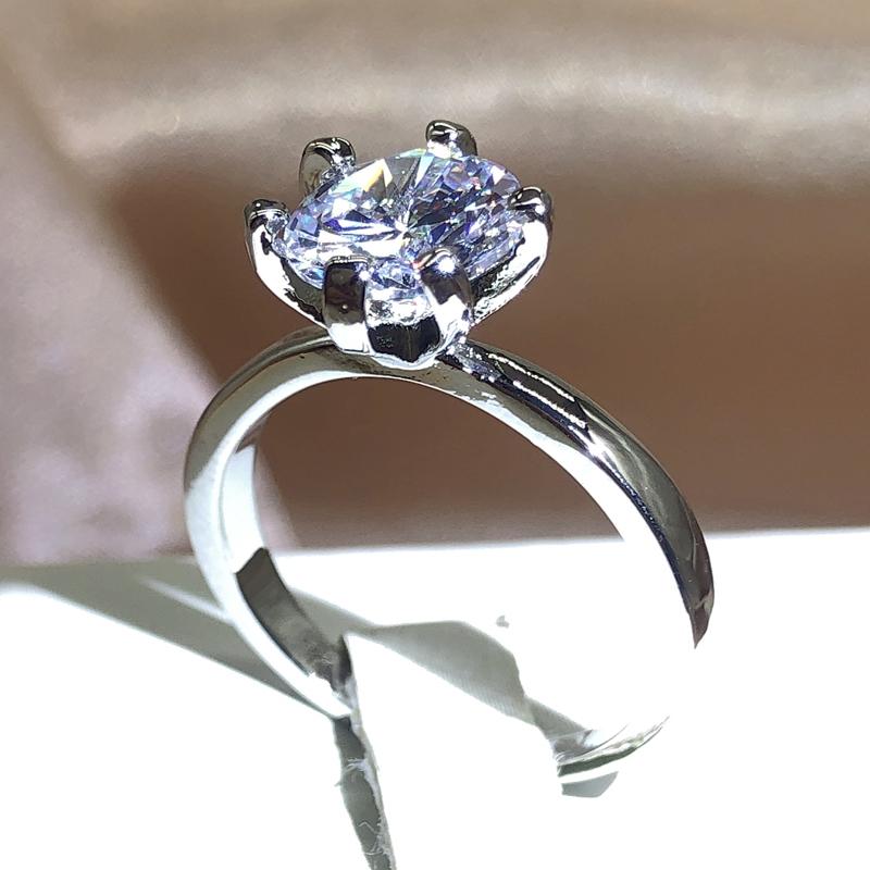 Classic Claw Set Six Claw One Heart Zircon Ring Ladies Wedding Proposal Fashion Ring 925 Stamp Flash Diamond Jewelry