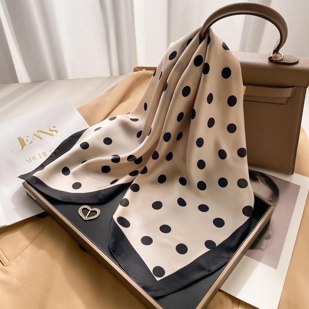 70 Small Square Scarves, Silk Scarves, Women'S Thin Versatile Sunscreen Scarves, Professional Scarves, Tied Bags, Headbands.