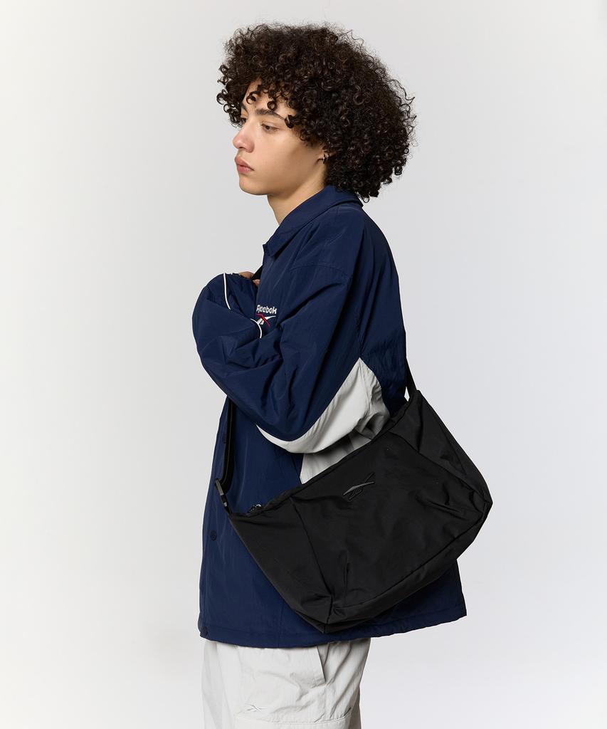 Reebok Векторная сумка через плечо - Черная