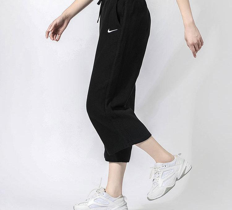 Nike Повседневные брюки женские черные CJ2666-010