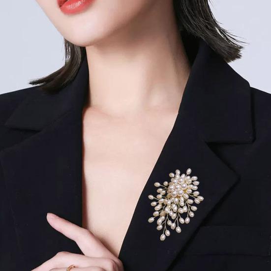 Zinc Alloy Brooch Pin Irregular Shape Imitation Pearls Lapel Badge Brooch Versatile Accessory