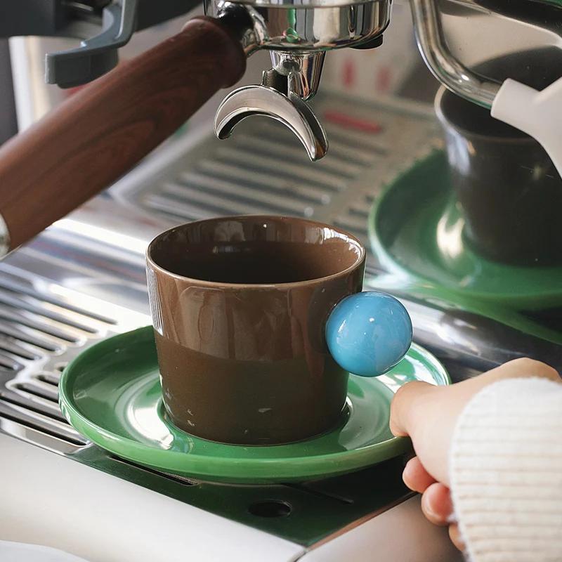 Творческий современный стиль керамические кофейные чашки для дома интересные и изысканные пары стаканов для воды высокого класса уникальные рождественские подарки