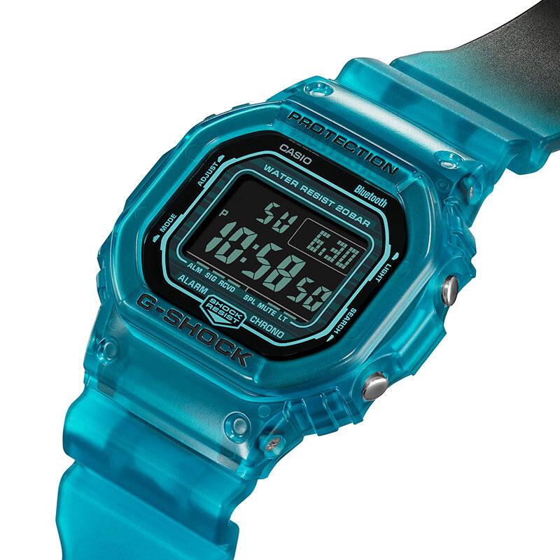 Casio G-SHOCK маленький квадратный умный спортивный часы с Bluetooth соединением кварцевый механизм ремешок из смолы японские и корейские часы для мужчин и женщин DW-B5600G-2PR