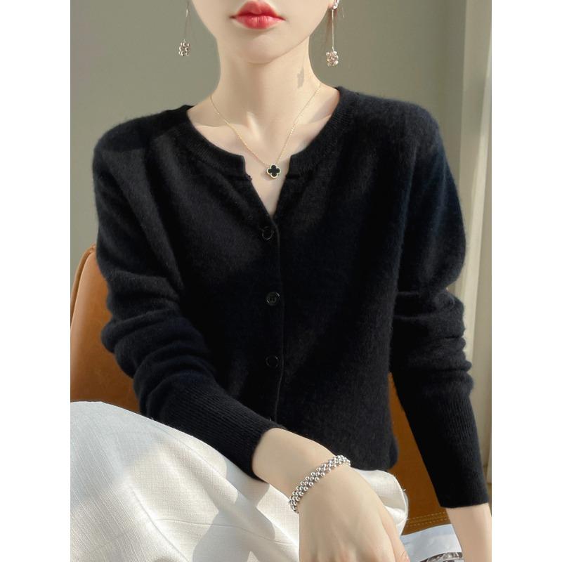 DAFIFY Women's Fashion Casual Fall Winter Solid Color Print Long Sleeve V-Neck Sweaters