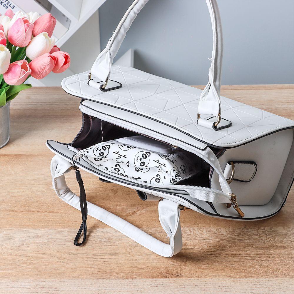 Удобный контейнер-раскладушка с застежкой-кнопкой для чистых салфеток