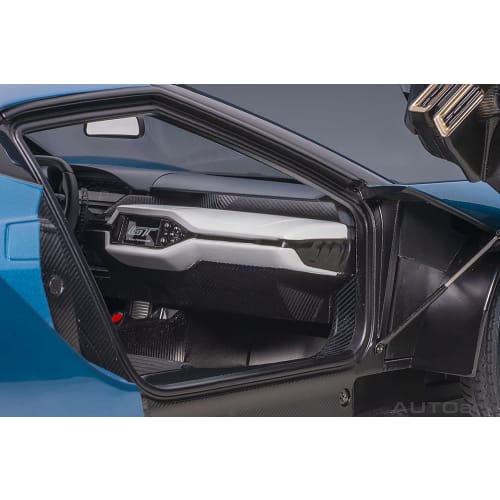 AUTOart 1/12 Scale Ford GT 2017 Metallic Blue Finished Product 12107