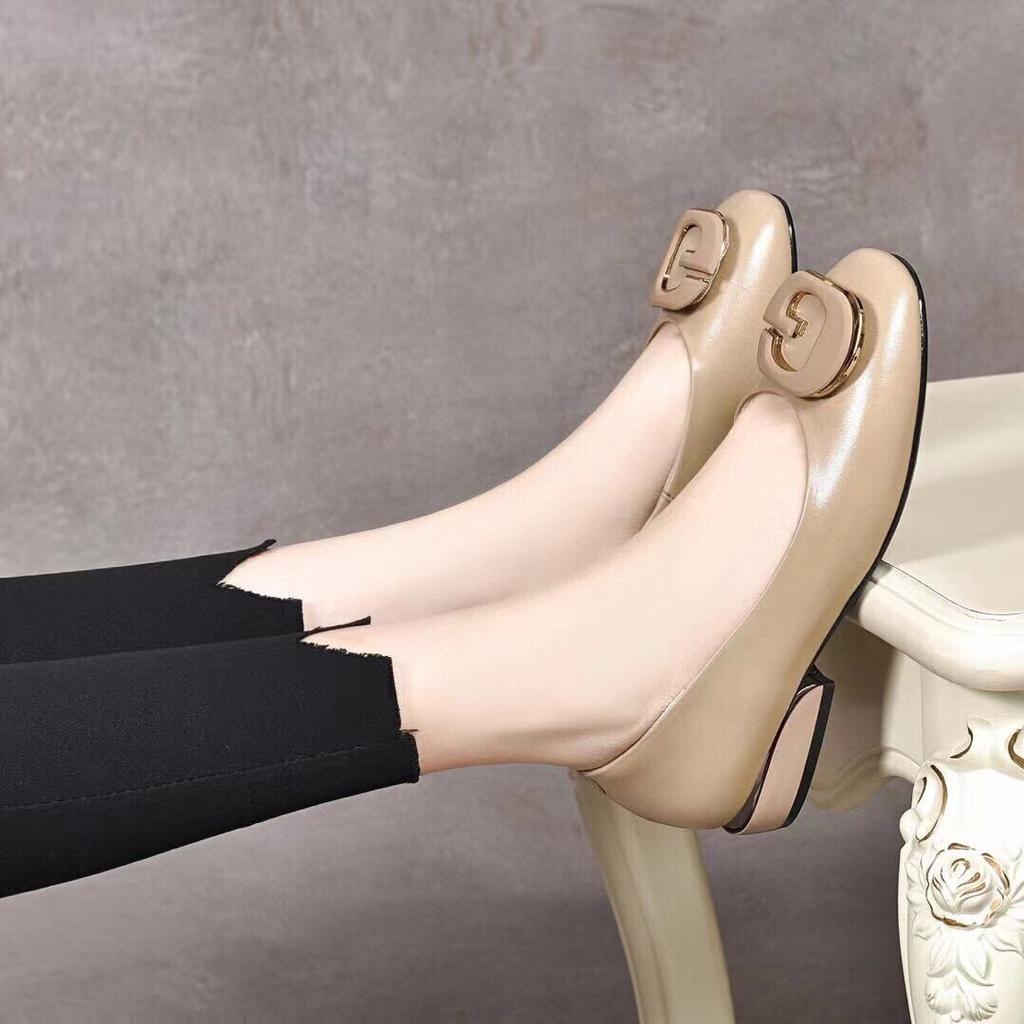 Women's Single Shoes 2025 Spring New Cowhide Round Head Flat Bottom Shallow Mouth Loafers Round Buckle Comfortable Lazy Shoes Doudou Shoes