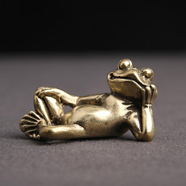 Антиквариат Разное Креативные украшения в виде лягушки Украшение для рабочего стола Латунный пол Бронзовая Золотая жаба Настольные поделки