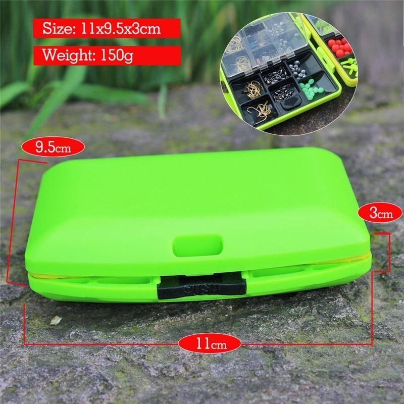 Набор рыболовных снастей и инструментов в коробке