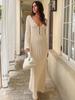 Белое трикотажное модное платье-макси с открытыми плечами, женское прозрачное пляжное платье с V-образным вырезом, платье для отдыха на пляже, трикотажное платье с открытой спиной