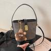 2025 New Foreign-style Contrasting Colors, High-end Portable Bucket Bag, Fashionable, Simple and Versatile Commuter Women's Messenger Bag