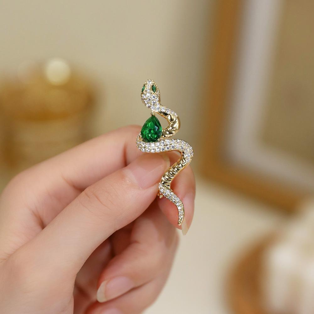 Minimalist Rhinestone Collar Pins Animal Snake Lapel Pin Temperament Zodiac Snake Brooch Party