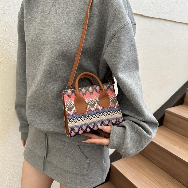 Сумки для женщин Модные и универсальные сумки Этнический и вестерн-стиль Одно плечо Кроссбоди Маленькие квадратные сумки