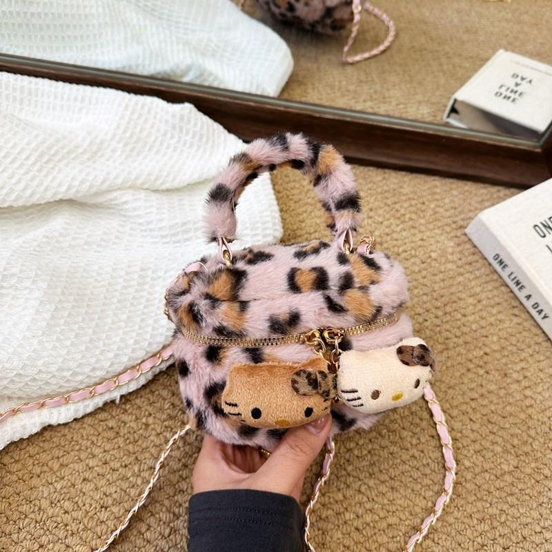 Plush hand-held cute leopard print women's bag winter new children's fun cute shoulder messenger bag plush bag