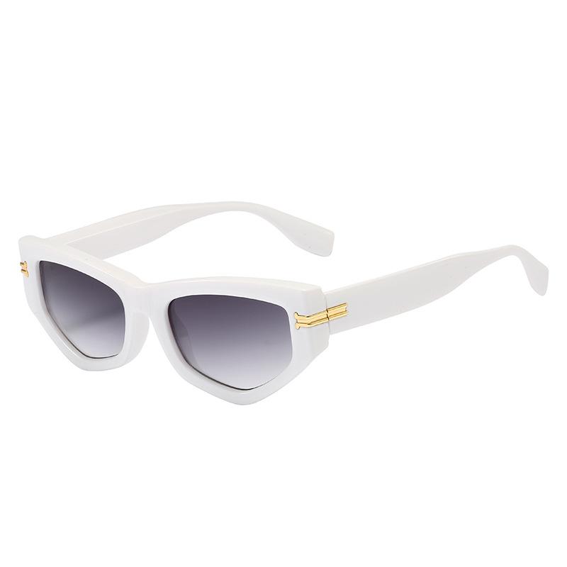 European And American New Cat'S Eye Triangle Internet Celebrity Sunglasses Women'S Versatile Personality Fashion Street Sunglasses