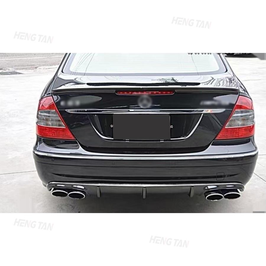 Для Mercedes Benz E-Class W211 E55 E63 AMG Sedan 4-Door 2002-2006 Углеродное волокно Автомобильный задний бампер Lip Diffuser Spoiler Body kit