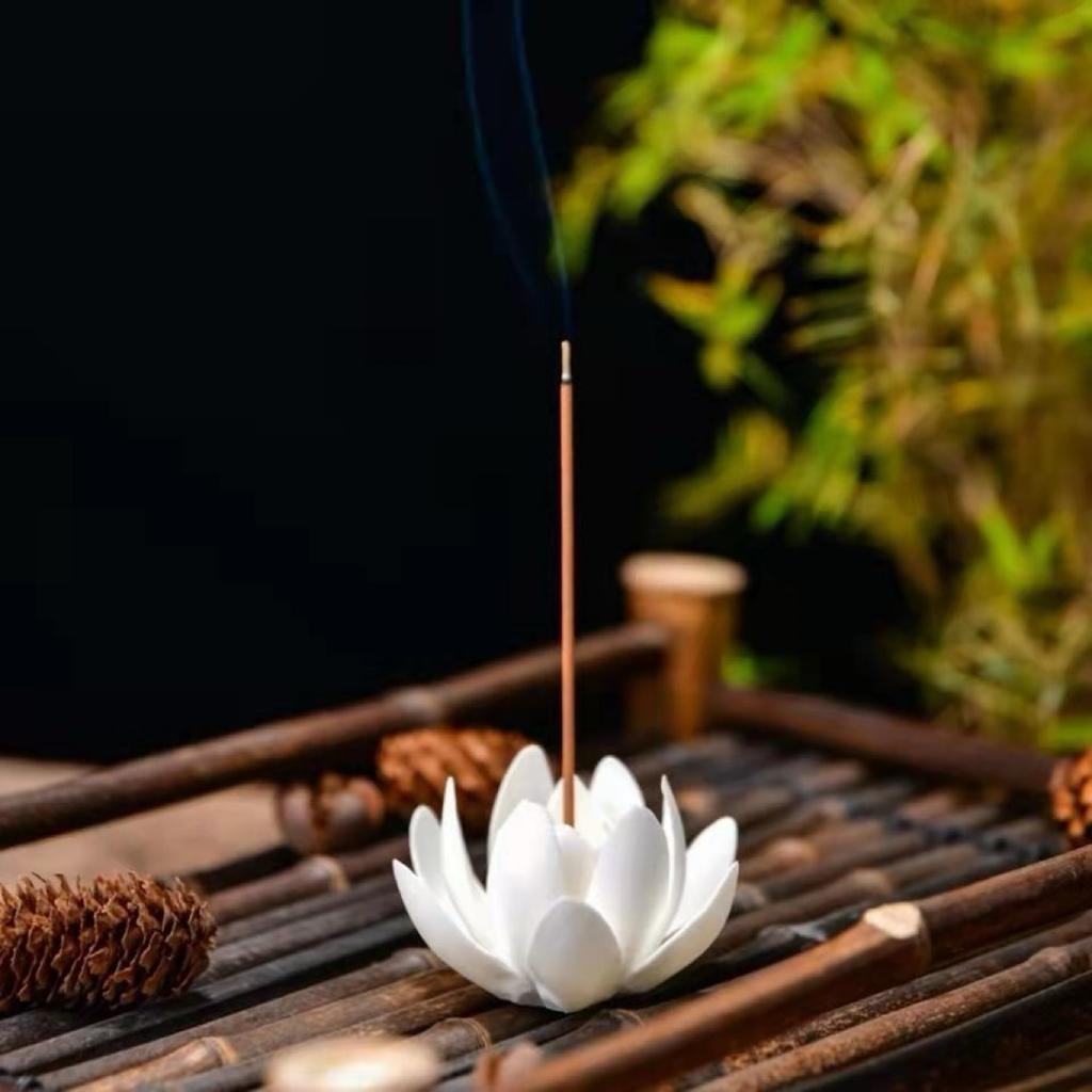 Керамическая подставка для благовоний «Белый лотос» – Фарфоровая подставка для благовоний в виде цветка для медитации, чайной комнаты и домашнего декора