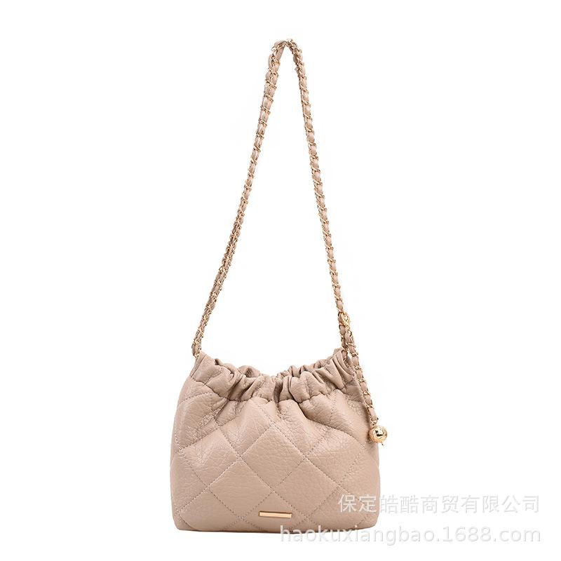 Сумка премиум-текстуры маленькая женская лето 2025 новая трендовая нишевая сумка-цепочка с ромбами на плечо, сумка-мессенджер, сумка-ведро