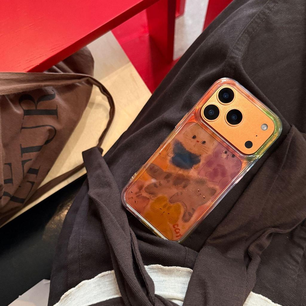 Чехол на весь экран 'Коты в граффити' для Apple 17 Pro/Pro Max/16 Pro/15 PM/14/13 – Яркий и девичий дизайн