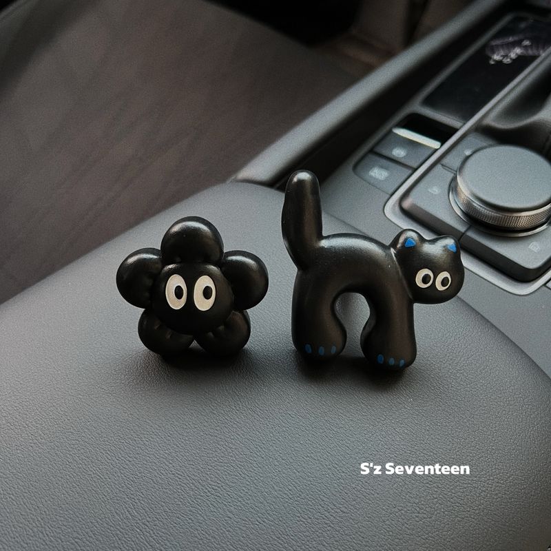 Cute Cat Car Air Freshener Diffuser Stone Car Vent Perfume Car Interior Decoration Ornament Gift for Girls