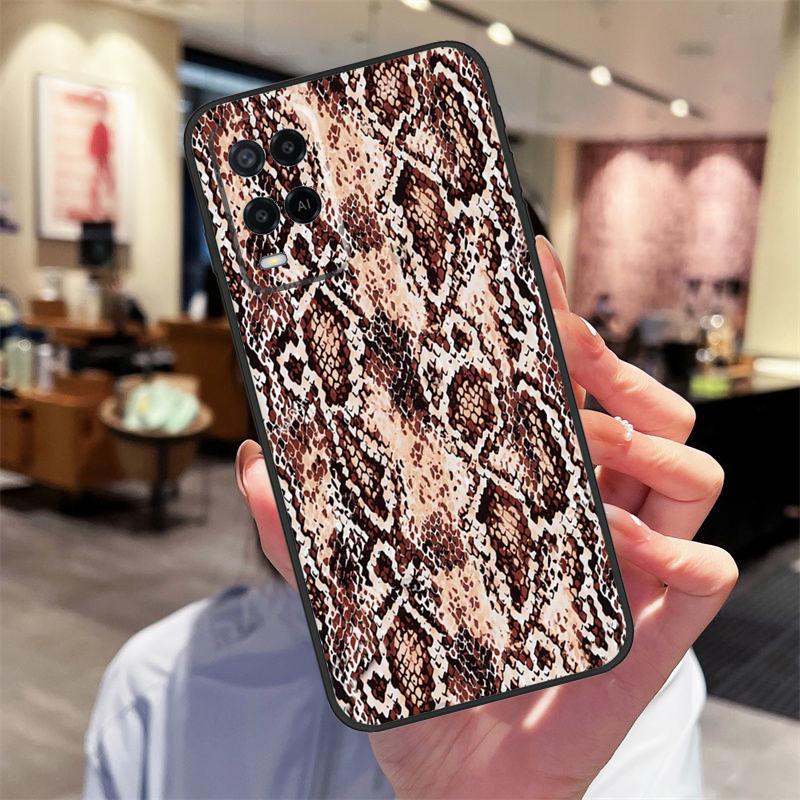 Чехол с текстурой змеи для Oppo A94 A54 A40 A60 A80 A98 A78 A18 A38 A58 A16 A76 A96 A17 A77 A74 A57S A15