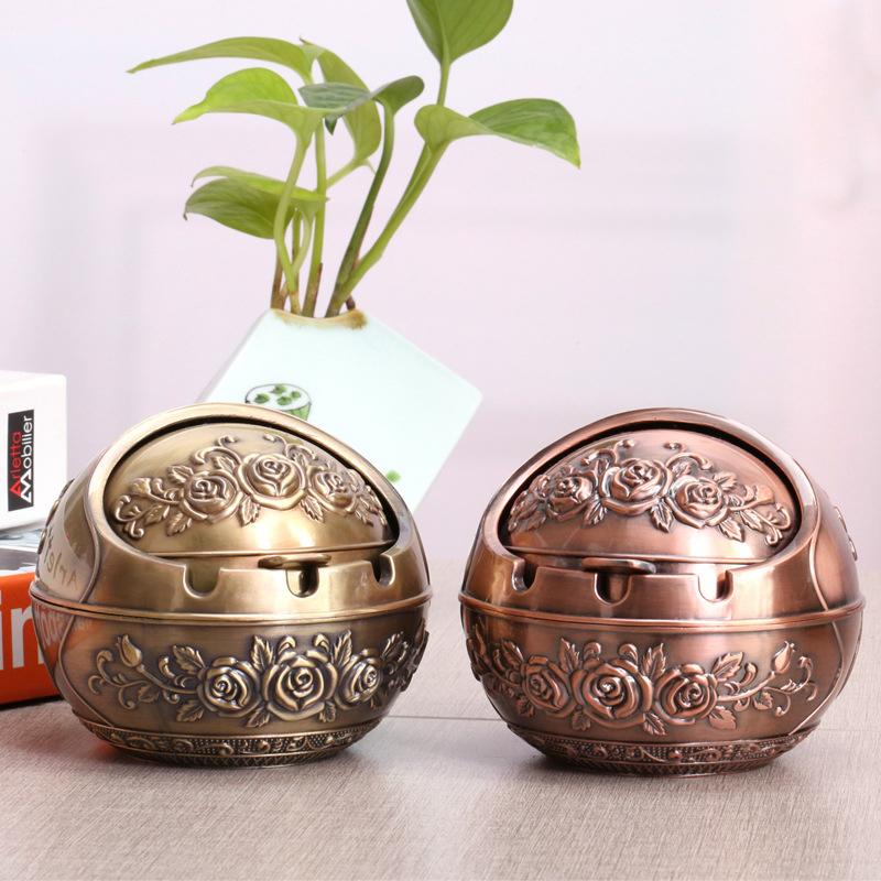 Metal Ashtray Smoking Windproof Vintage Lid Ornament Retro Cigarette Metal Decorative Gadgets Cigarettes Accessories