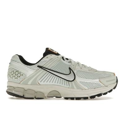 Air Zoom Vomero 5 Light Silver Chrome Women Sneakers Green Light-Bone Black FN6742-001