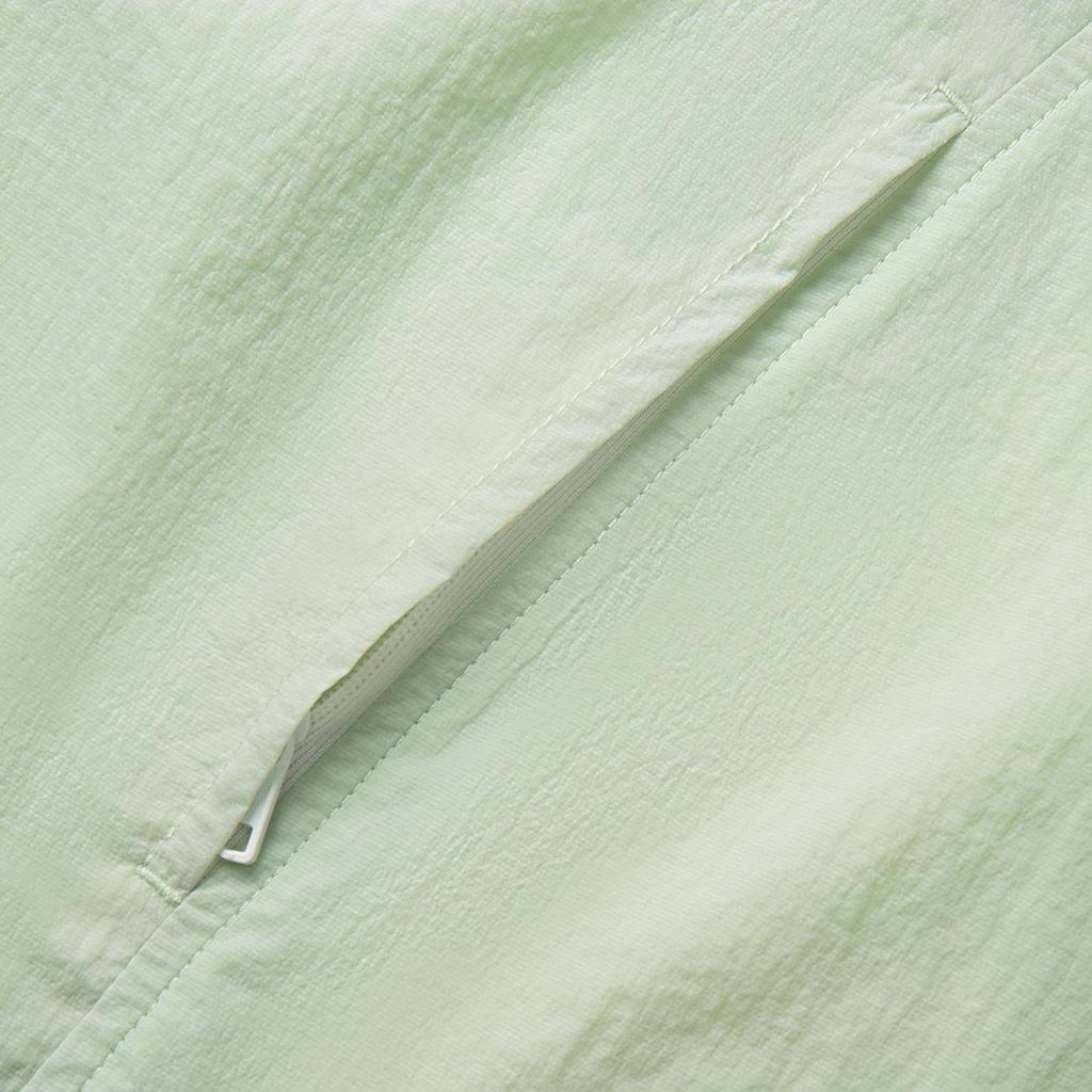 Li Ning Серия Спортивный Стиль Однотонный Принт Буква Воротник-бомбер Свободный Ледяной Шелк Прохладный Удобный Повседневный Защита от Солнца Женские топы AFDV942-2