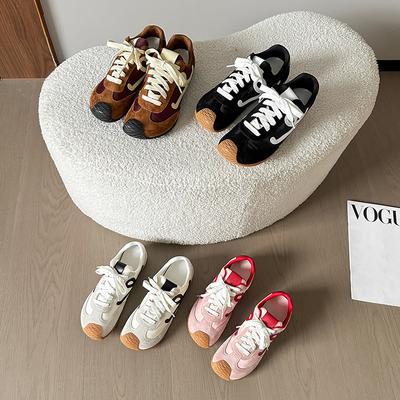 2025 весна и осень мягкая подошва немецкие тренировочные туфли Ван Ибо такие же асимметричный большой палец шнуровка повседневный стиль туфли Форреста Гампа женские