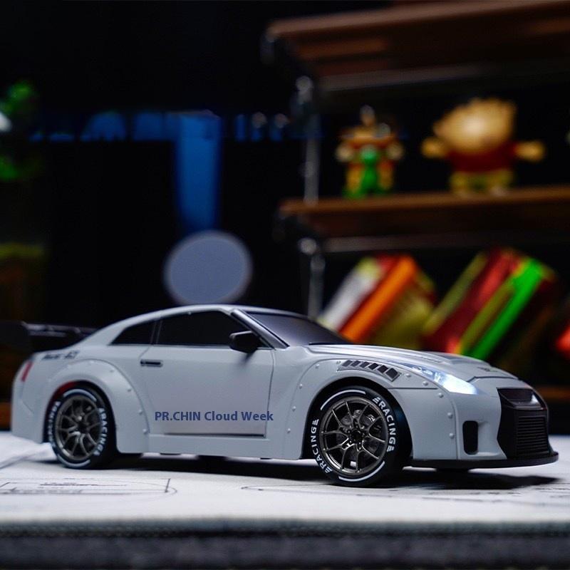 Радиоуправляемая высокоскоростная дрифт-машина Гоночная машина на радиоуправлении Дрифт-машины 1/24 Модель автомобиля 4WD Высокая скорость 2.4G Радиоуправление Пульт C