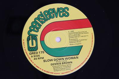 12-дюймовая пластинка DENNIS BROWN Slow Down Woman The Lord Is My Sh GRED175 Greensleeves Re 1985 UK Регги Ска Даб Б/У