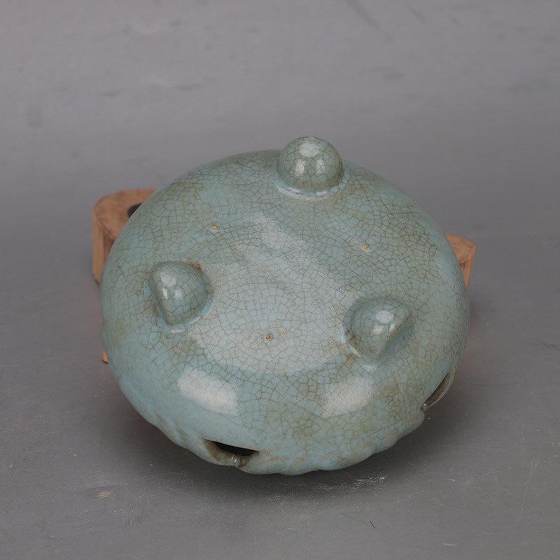 Song Dynasty Ru Kiln Style Celadon Crackle Ruyi Incense Burner with Three Legs and Openwork Design - Antique-Look Porcelain Collectible.
