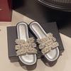 2025 лето новые тапочки-шлепанцы с жемчугом в стиле Сяосянфэн, женские, на плоской подошве, шлепанцы с перемычкой, универсальные пляжные сандалии под юбку