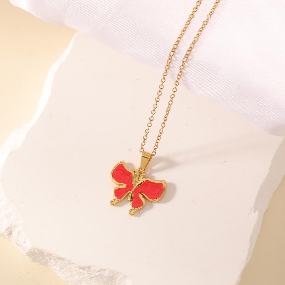 Hot-selling fashion Japanese and Korean sweet butterfly necklace, dripping oil butterfly collar, butterfly pendant, collarbone chain pendant.