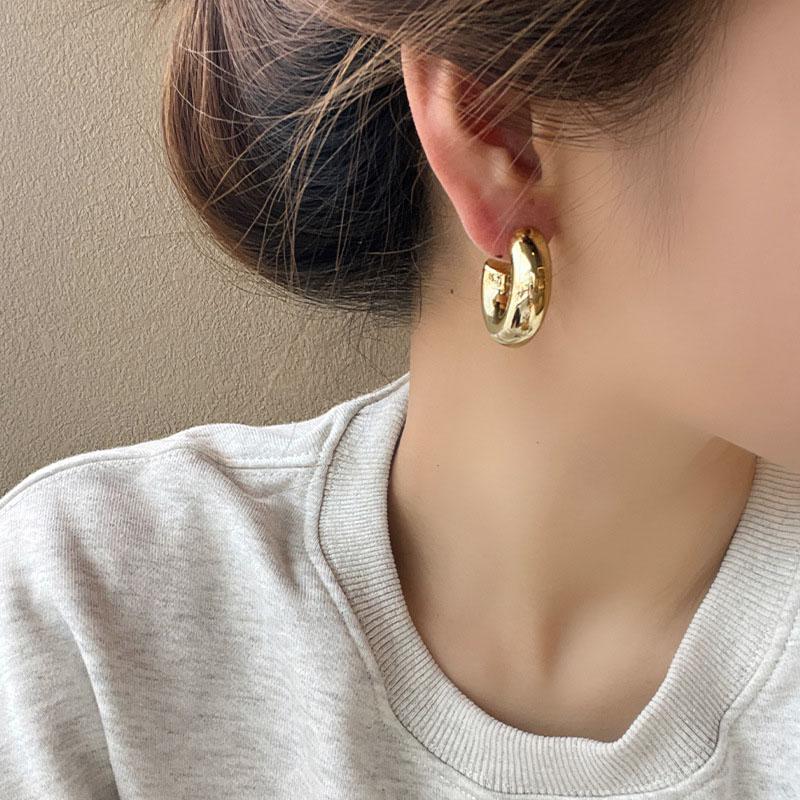 S925 Silver Needle Geometric Circle Earrings Simple Fashion All-matching Studs Niche Design Premium Ear Earrings