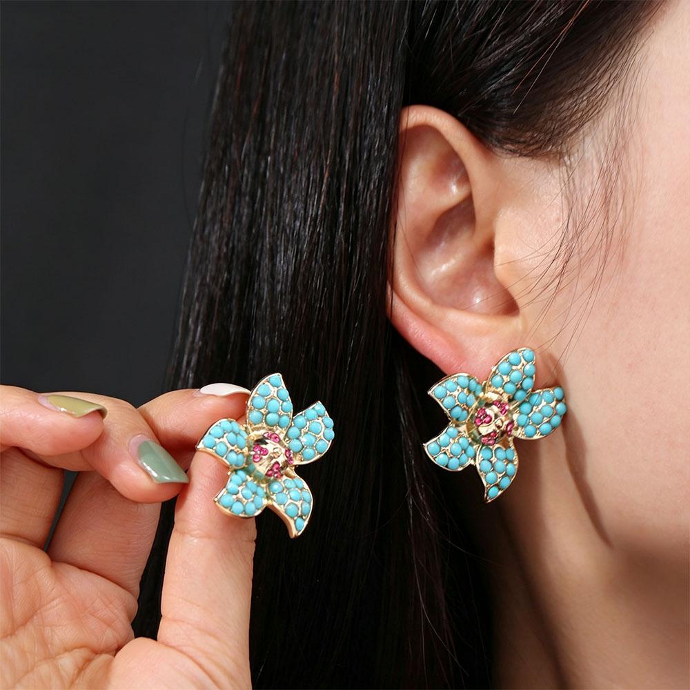 Zinc Zinc Alloy Flower Earrings Peacock Blue Medieval Resin Earrings Irregular-shaped Ear Stud Wedding