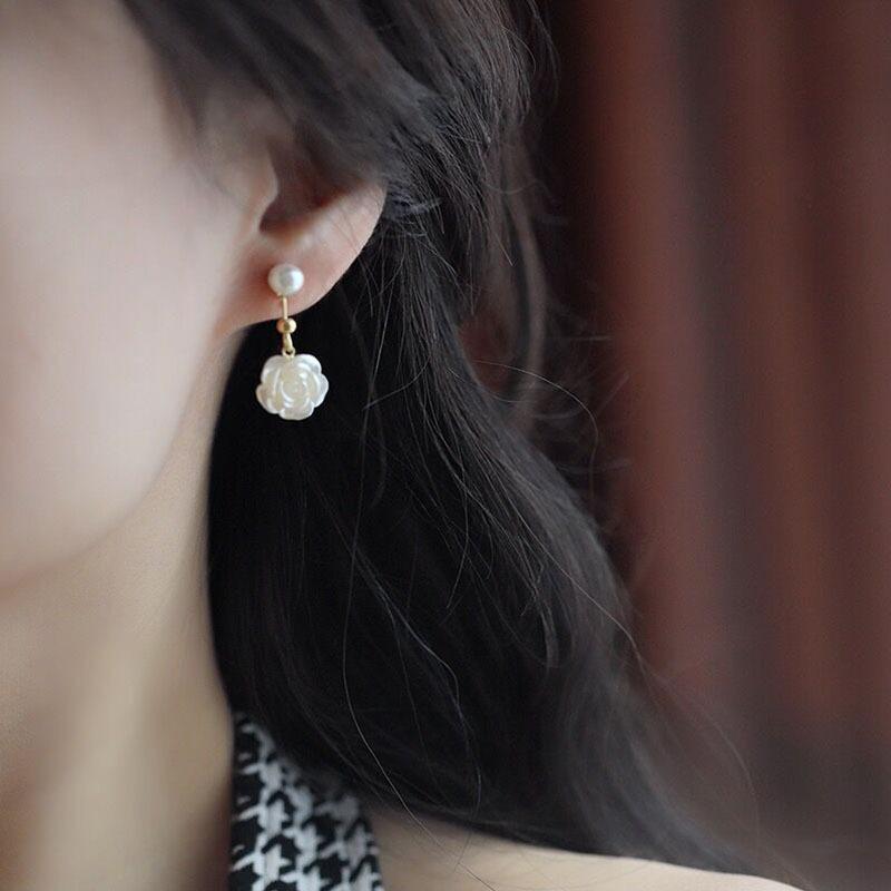 Super Fairy Camellia Pearlescent White Rose Pearl Earrings, Temperament New Light Luxury Stud Earrings