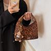 Нишевая популярная сумка с леопардовым принтом женская осенне-зимняя новая универсальная сумка-пельмень высококлассный тренд сумка-мессенджер