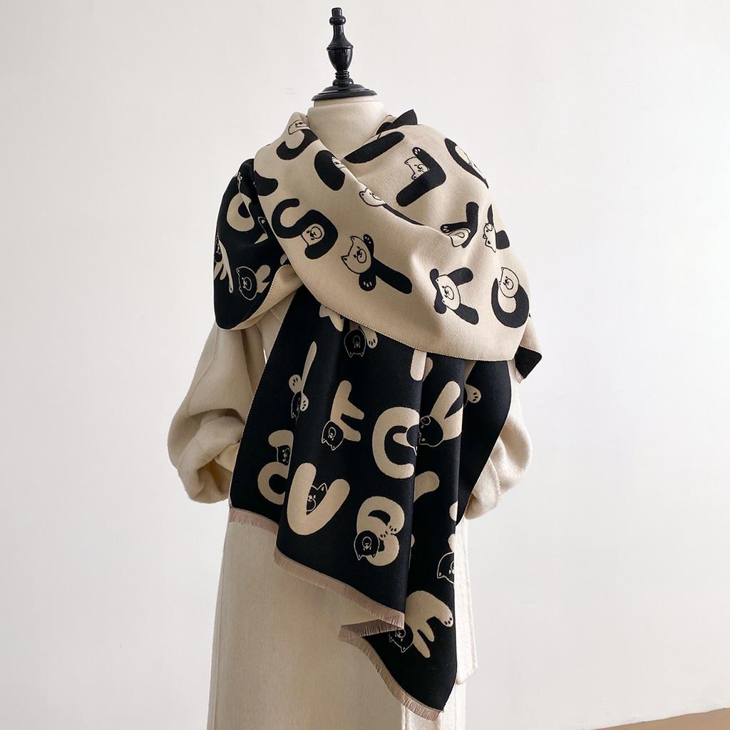 Art English Letters Autumn And Winter High-End Temperament Scarf Warm Simple Shawl