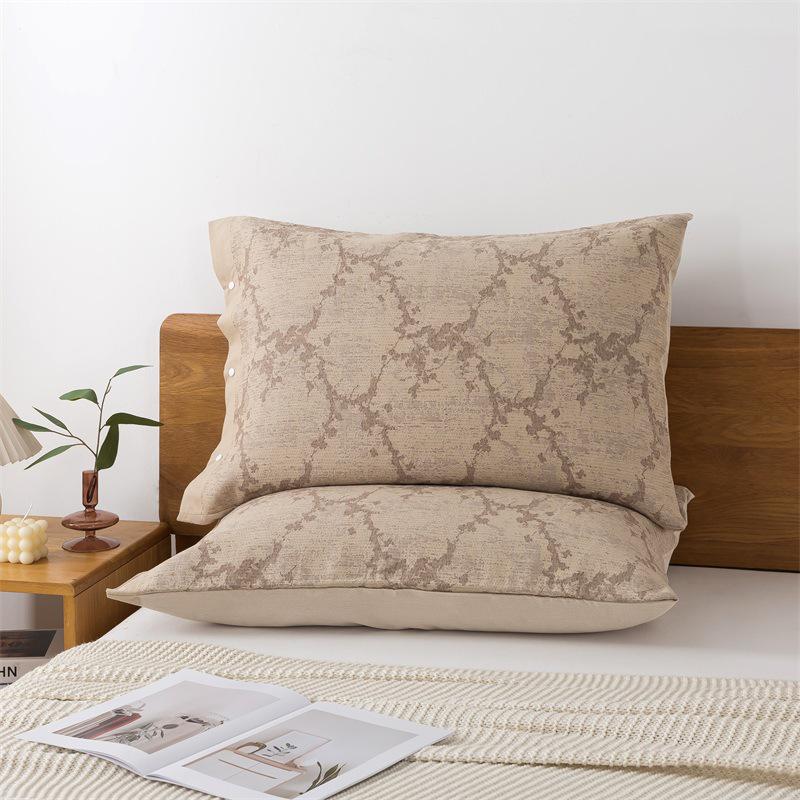 Наволочка из чистого хлопка с марлевой фактурой: Не скатывается, не выцветает, впитывает пот, устойчив к пятнам - Идеально для взрослых.