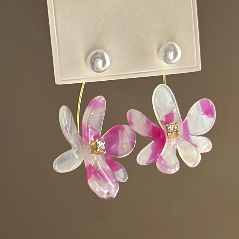 Богемные розовые серьги-кисточки с цветком из бисера и жемчуга