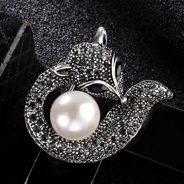 Animal Brooch Fox Cute Alloy Pearl Brooch Five Elements Rhinestone Corsage Accessories Anti Glare Buckle