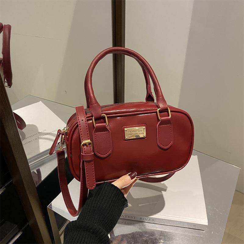 Маленькая сумка высокой ценности женская зима 2025 новая портативная сумка Boston модная наплечная сумка-мессенджер