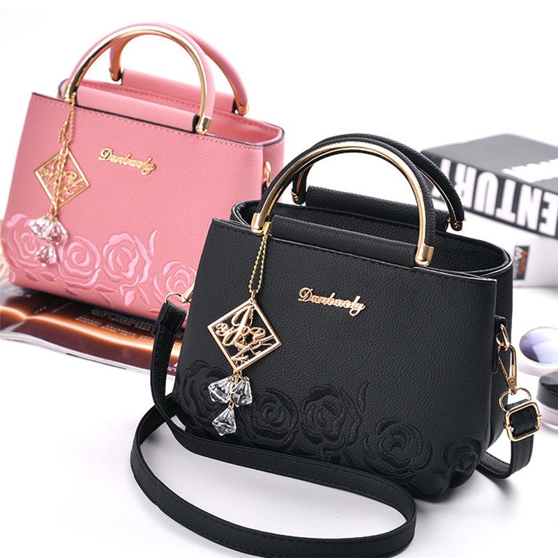 Женская сумочка с вышивкой через плечо