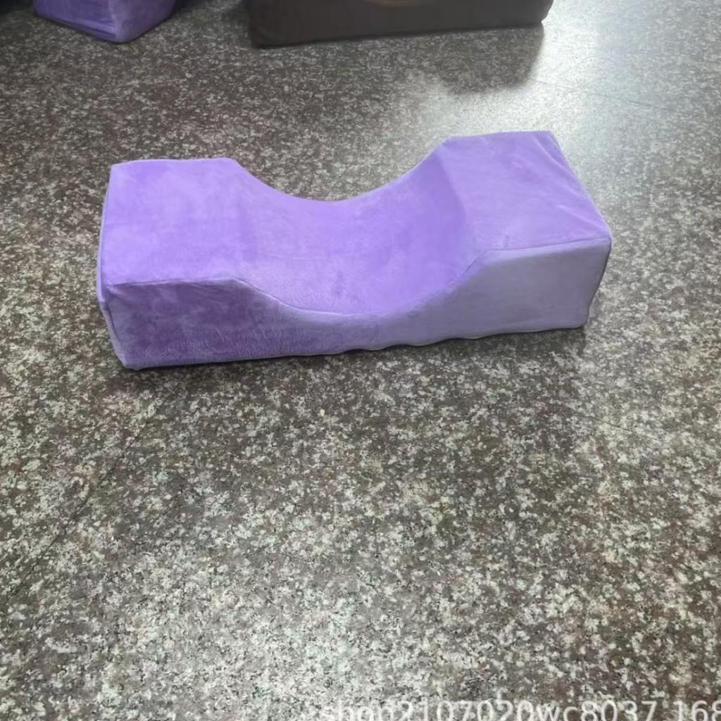 U-образная подушка для наращивания ресниц